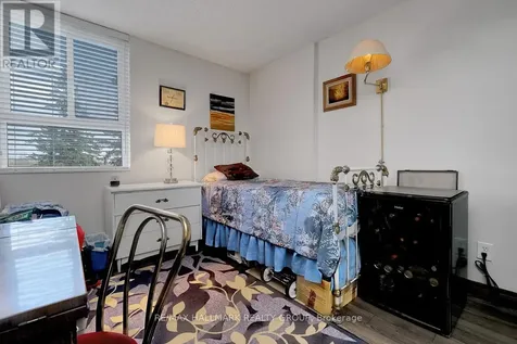 2020 Jasmine Crescent Ottawa ON K1J 8K5