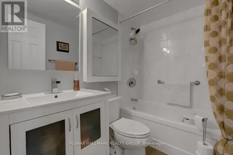 2020 Jasmine Crescent Ottawa ON K1J 8K5