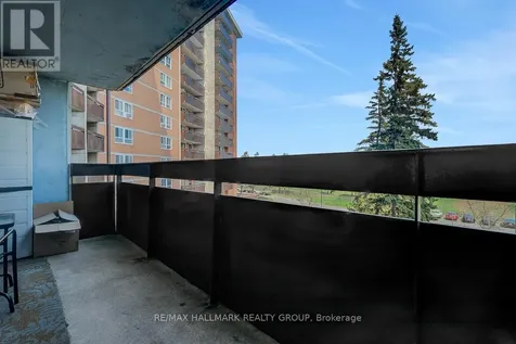 2020 Jasmine Crescent Ottawa ON K1J 8K5