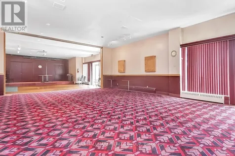 2020 Jasmine Crescent Ottawa ON K1J 8K5