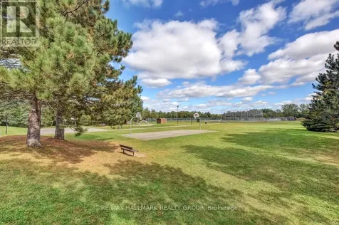 2020 Jasmine Crescent Ottawa ON K1J 8K5