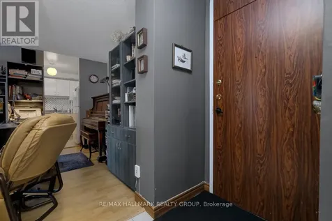 2020 Jasmine Crescent Ottawa ON K1J 8K5