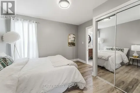 77 Semley Avenue Welland (broadway) ON L3C 1X5