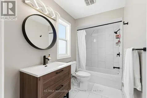 77 Semley Avenue Welland (broadway) ON L3C 1X5