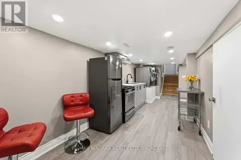 77 Semley Avenue Welland (broadway) ON L3C 1X5
