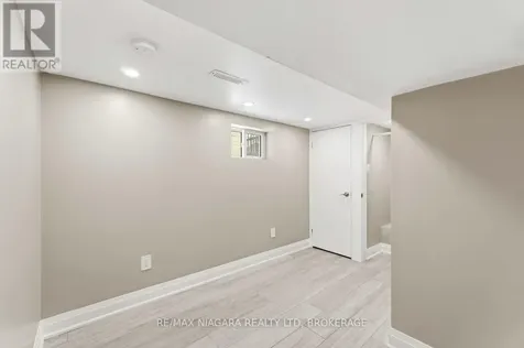 77 Semley Avenue Welland (broadway) ON L3C 1X5