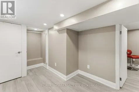 77 Semley Avenue Welland (broadway) ON L3C 1X5