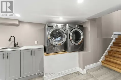 77 Semley Avenue Welland (broadway) ON L3C 1X5