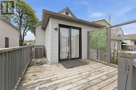 77 Semley Avenue Welland (broadway) ON L3C 1X5