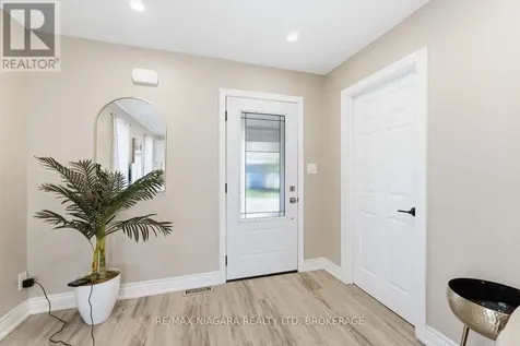 77 Semley Avenue Welland (broadway) ON L3C 1X5