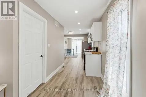 77 Semley Avenue Welland (broadway) ON L3C 1X5