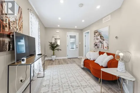 77 Semley Avenue Welland (broadway) ON L3C 1X5