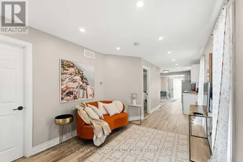 77 Semley Avenue Welland (broadway) ON L3C 1X5
