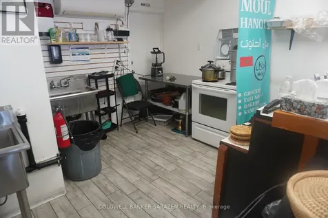 1581 Bank Street Ottawa ON K1H 7Z3