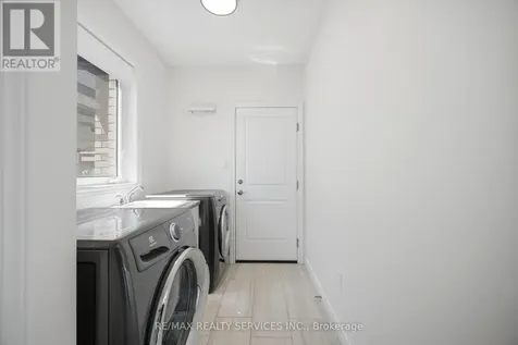 9 Monty Avenue East Luther Grand Valley ON L9W 6P1