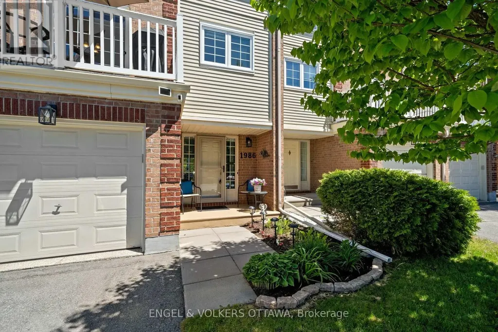 1986 Summerfields Crescent Ottawa ON K1C 7B4