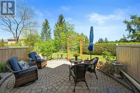 1986 Summerfields Crescent Ottawa ON K1C 7B4