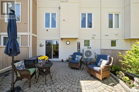 1986 Summerfields Crescent Ottawa ON K1C 7B4