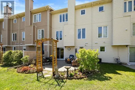 1986 Summerfields Crescent Ottawa ON K1C 7B4