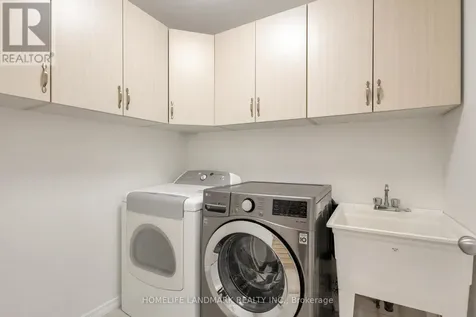 102 Iron Gate Street Kitchener ON N2N 3R6