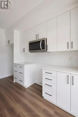 578 Roundhouse Crescent Ottawa ON K2S 1K4