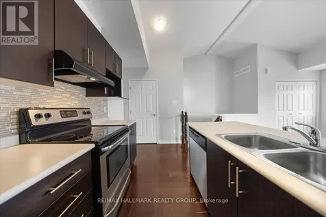 102 Artesa Private Ottawa ON K2S 0J8