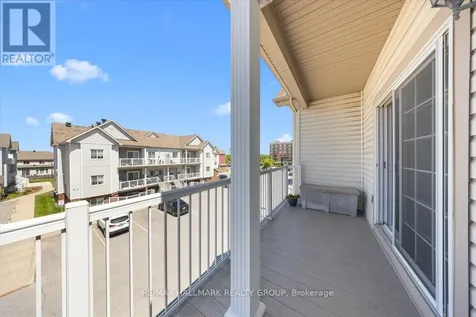 102 Artesa Private Ottawa ON K2S 0J8