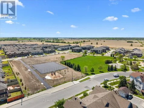 102 Artesa Private Ottawa ON K2S 0J8
