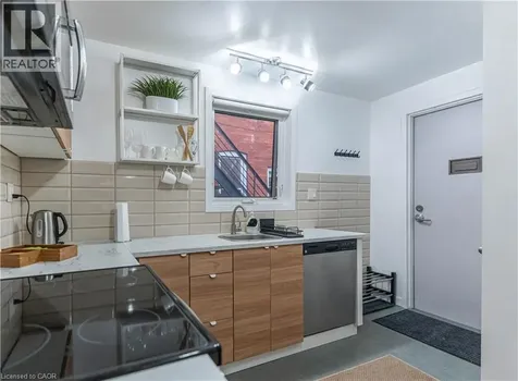 329 Main Street West Hamilton ON L8P 1K1