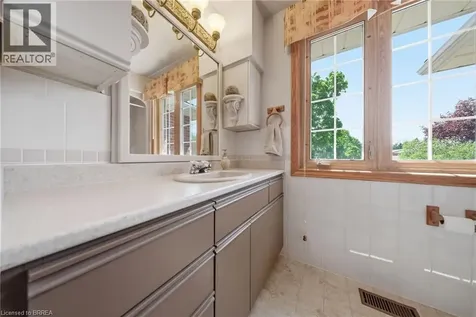 10 Riva Ridge Brantford ON N3P 1R9