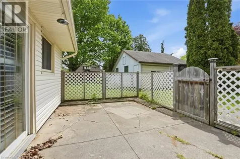 6 Stewart Drive Burford ON N0E 1A0