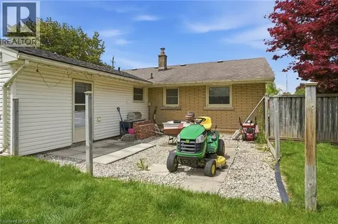 6 Stewart Drive Burford ON N0E 1A0