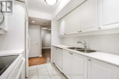 15 Northtown Way Toronto (willowdale East) ON M2N 7A2