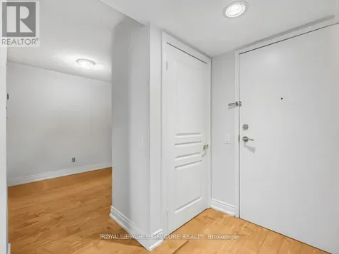 15 Northtown Way Toronto (willowdale East) ON M2N 7A2