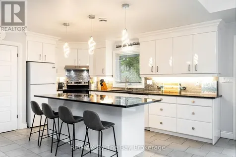961 Shore Lane Wasaga Beach ON L9Z 2B8