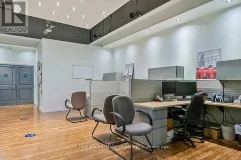 2400 Wyecroft Road Oakville (qe Queen Elizabeth) ON L6L 6M8