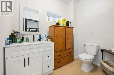 218-220 Mitton Street South Sarnia ON N7T 3E1