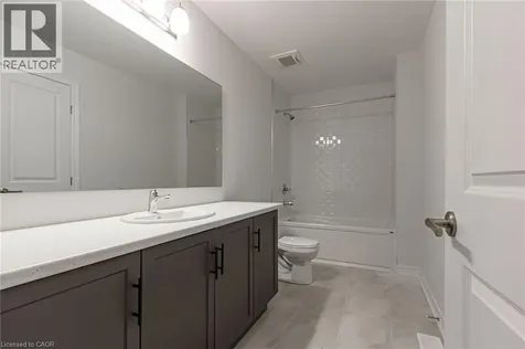22 Oakdale Avenue St. Catharines ON L2P 2B4
