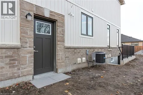 22 Oakdale Avenue St. Catharines ON L2P 2B4