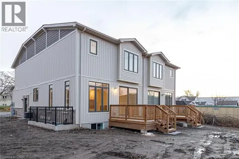 22 Oakdale Avenue St. Catharines ON L2P 2B4