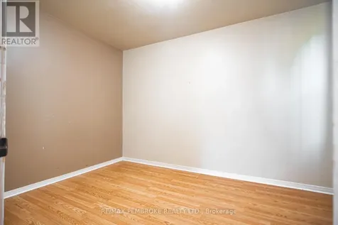 1008 Bronx Street Pembroke ON K8A 6G5