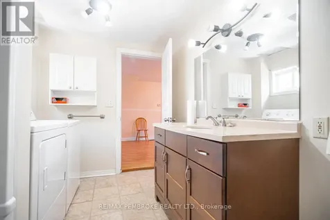 1008 Bronx Street Pembroke ON K8A 6G5