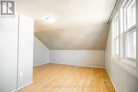 1008 Bronx Street Pembroke ON K8A 6G5