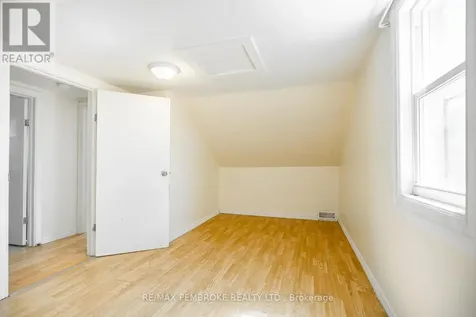 1008 Bronx Street Pembroke ON K8A 6G5