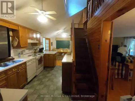 925 King Edward Avenue South Bruce Peninsula ON N0H 2G0