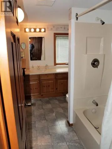 925 King Edward Avenue South Bruce Peninsula ON N0H 2G0