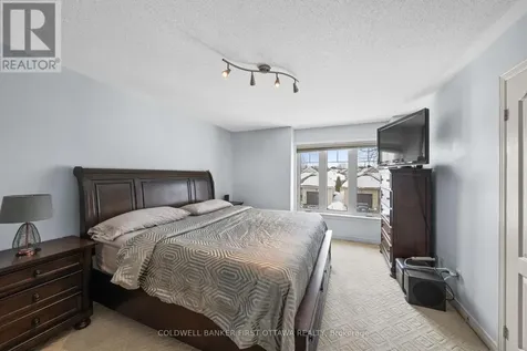 6A Rosetta Avenue Ottawa ON K2G 6T5