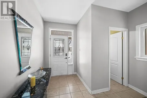 6A Rosetta Avenue Ottawa ON K2G 6T5
