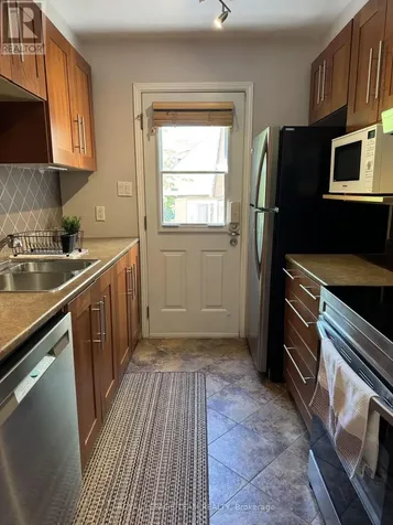 21 Woodvale Green Ottawa ON K2G 4H3