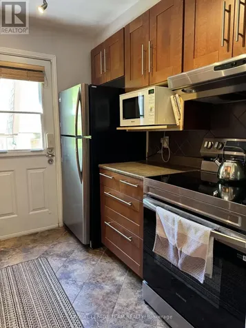 21 Woodvale Green Ottawa ON K2G 4H3